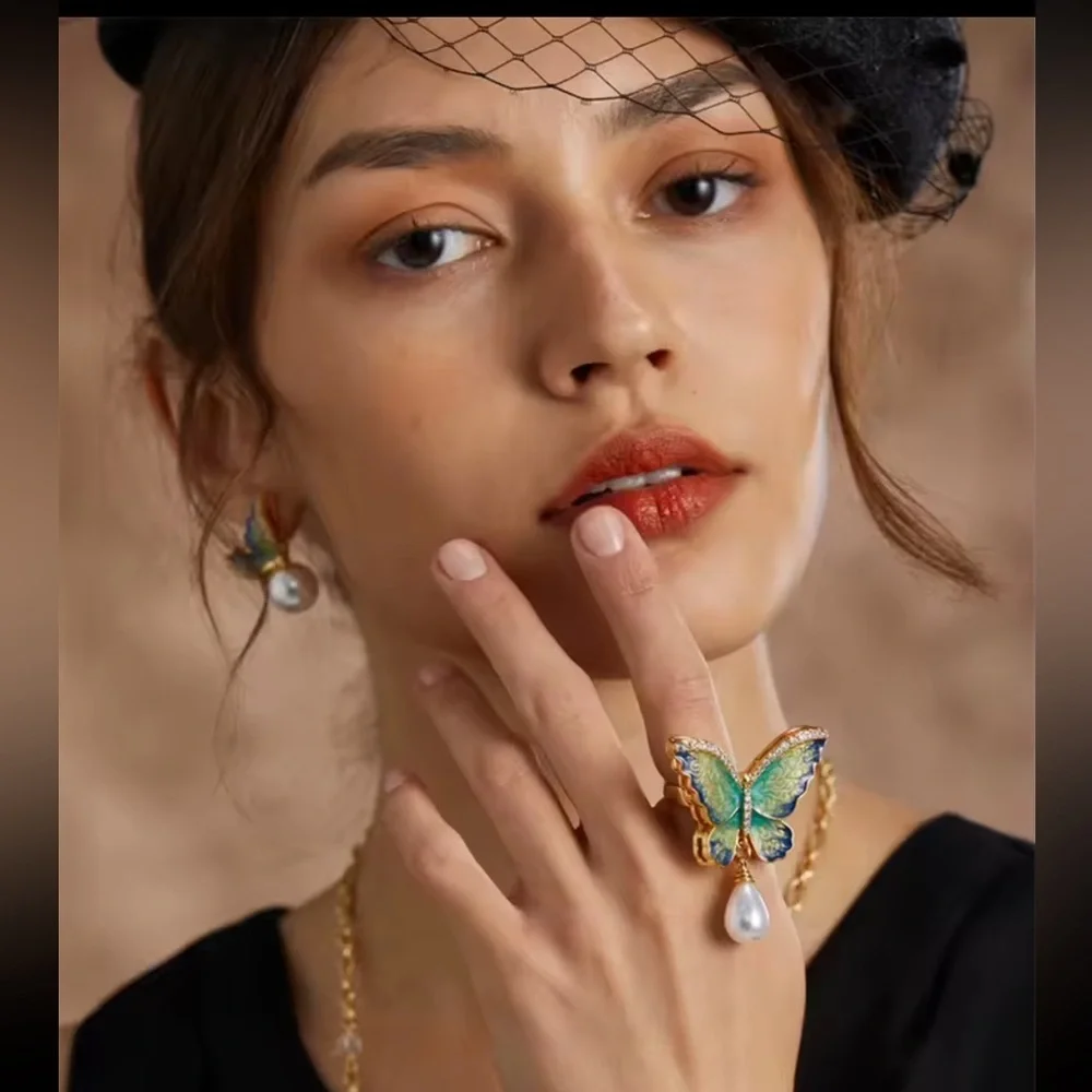 Royal Butterfly Gold Pearl Ring